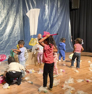 Schoolreisje naar het Black Cat theater